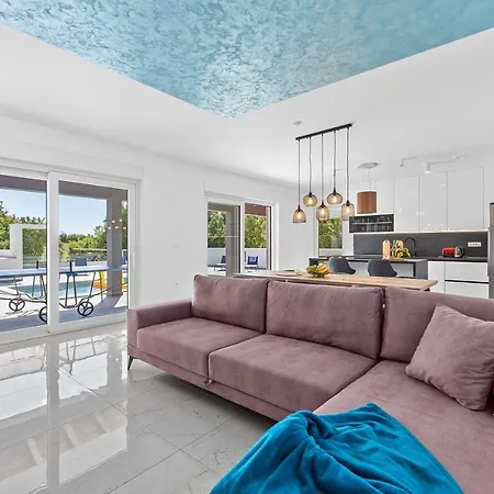 Feriehus Mit Privatpool, Ping-pong, Bbq Štokovci