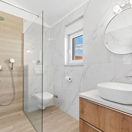 Mit Privatpool, Ping-pong, Bbq Stokovci