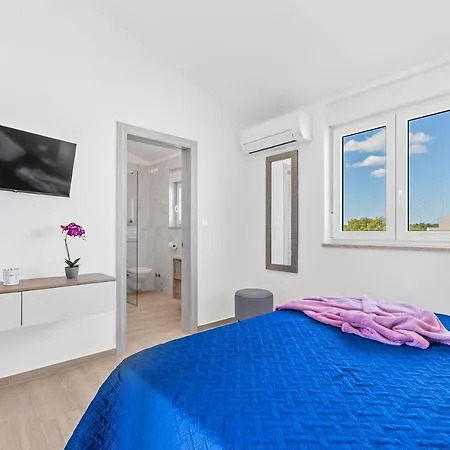 Holiday home Mit Privatpool, Ping-pong, Bbq