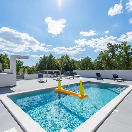 Mit Privatpool, Ping-pong, Bbq Сasa de vacaciones *