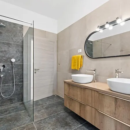 Mit Privatpool, Ping-pong, Bbq Štokovci