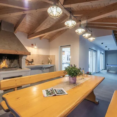 Mit Privatpool, Ping-pong, Bbq