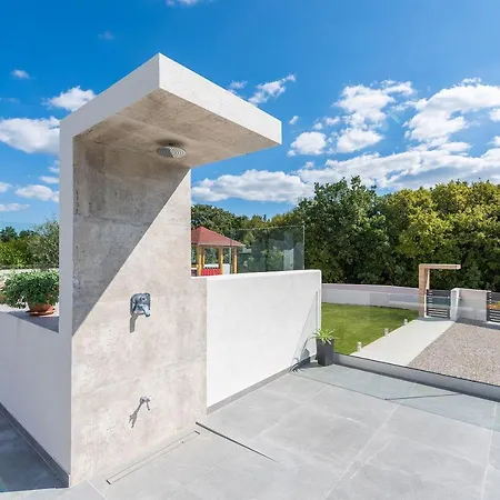 Mit Privatpool, Ping-pong, Bbq * Štokovci