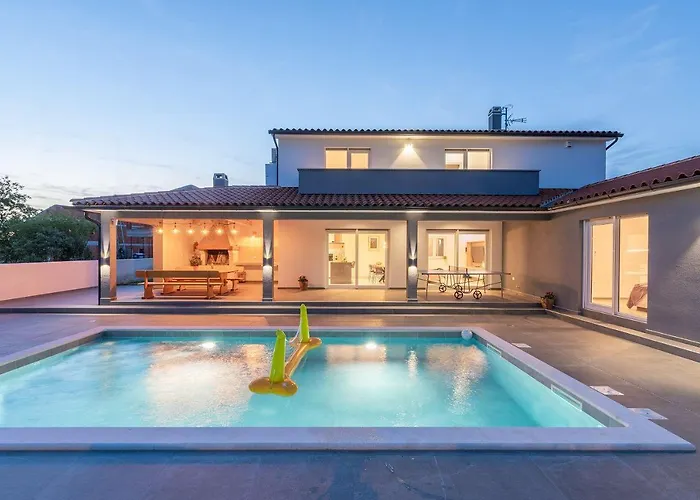 Mit Privatpool, Ping-pong, Bbq *