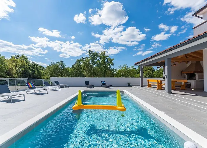 Mit Privatpool, Ping-pong, Bbq *